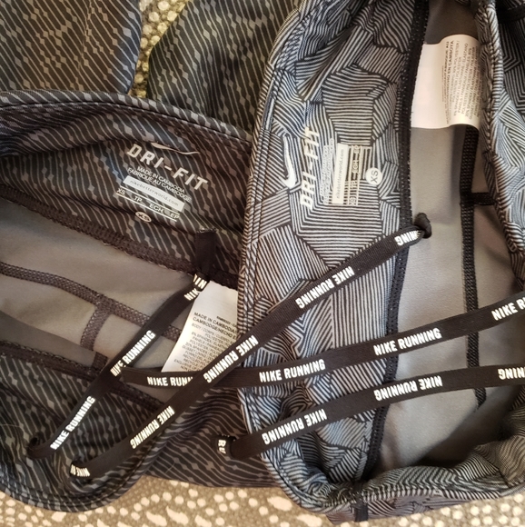 2 pair of NIKE RUNNING TIGHTS - Picture 5 of 6